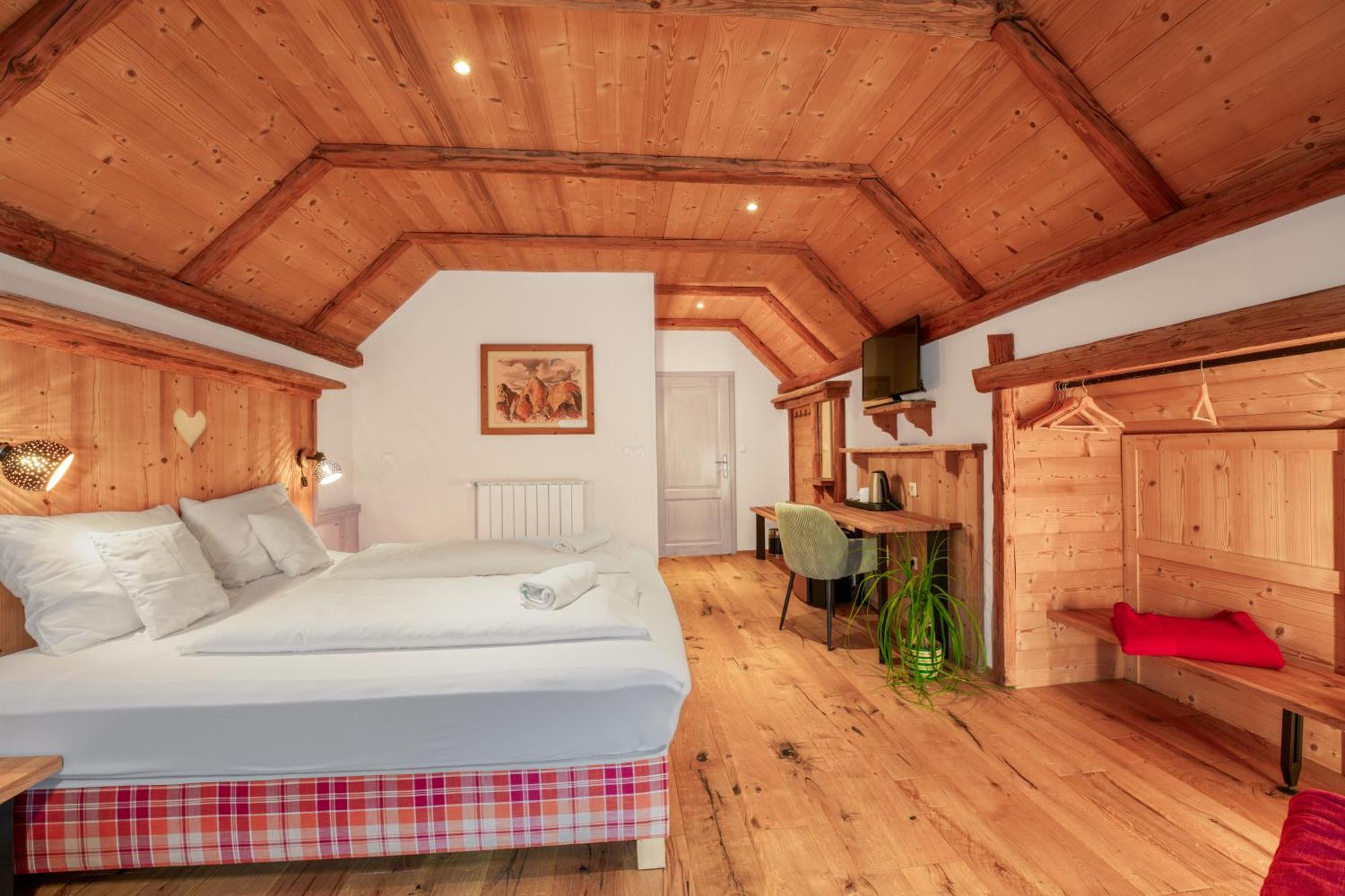 Hotel Gostilna Pri Martinu à Kranjska Gora Extérieur photo